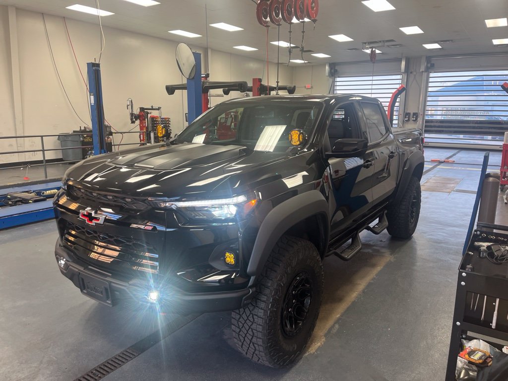 Used 2024 Chevrolet Colorado ZR2 w/ ZR2 Bison Edition AWD/4WD image 2