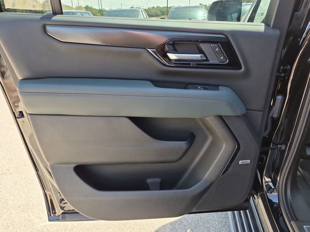 New 2026 GMC Yukon XL AT4 w/ AT4 Premium Plus Package AWD/4WD image 39