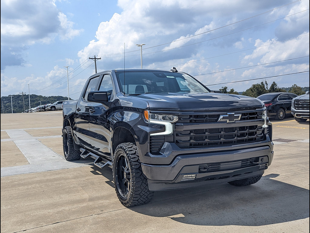 Used 2023 Chevrolet Silverado 1500 RST w/ Convenience Package II AWD/4WD image 5