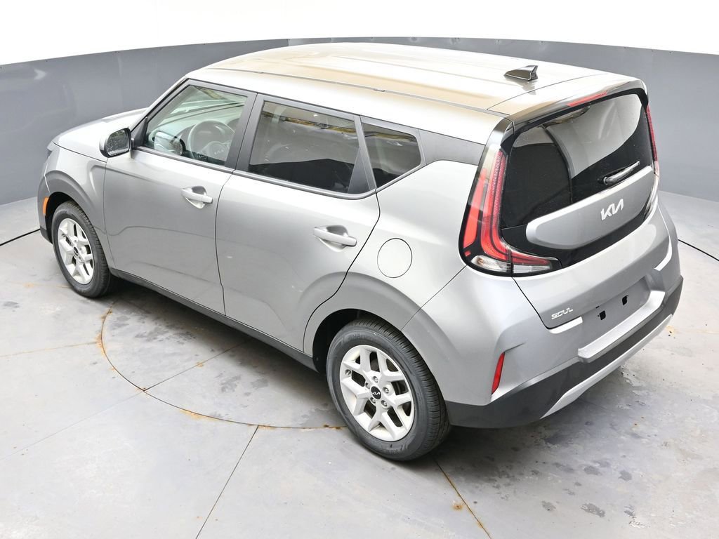 Used 2025 Kia Soul LX w/ LX Technology Package FWD image 37