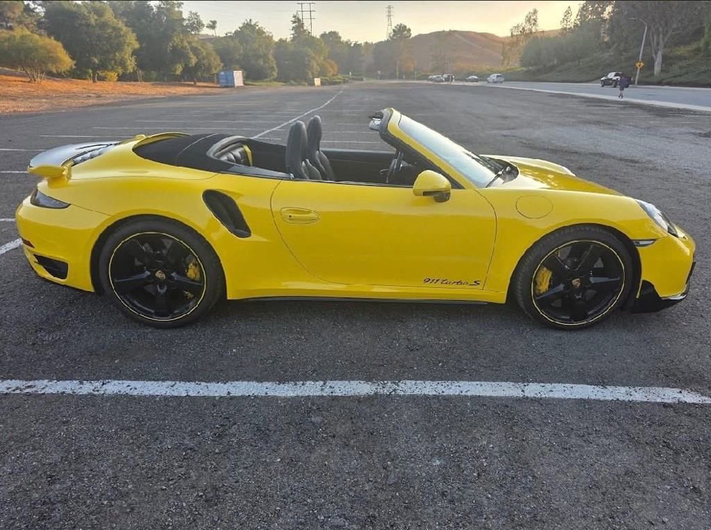 Used 2016 Porsche 911 Turbo S image 15