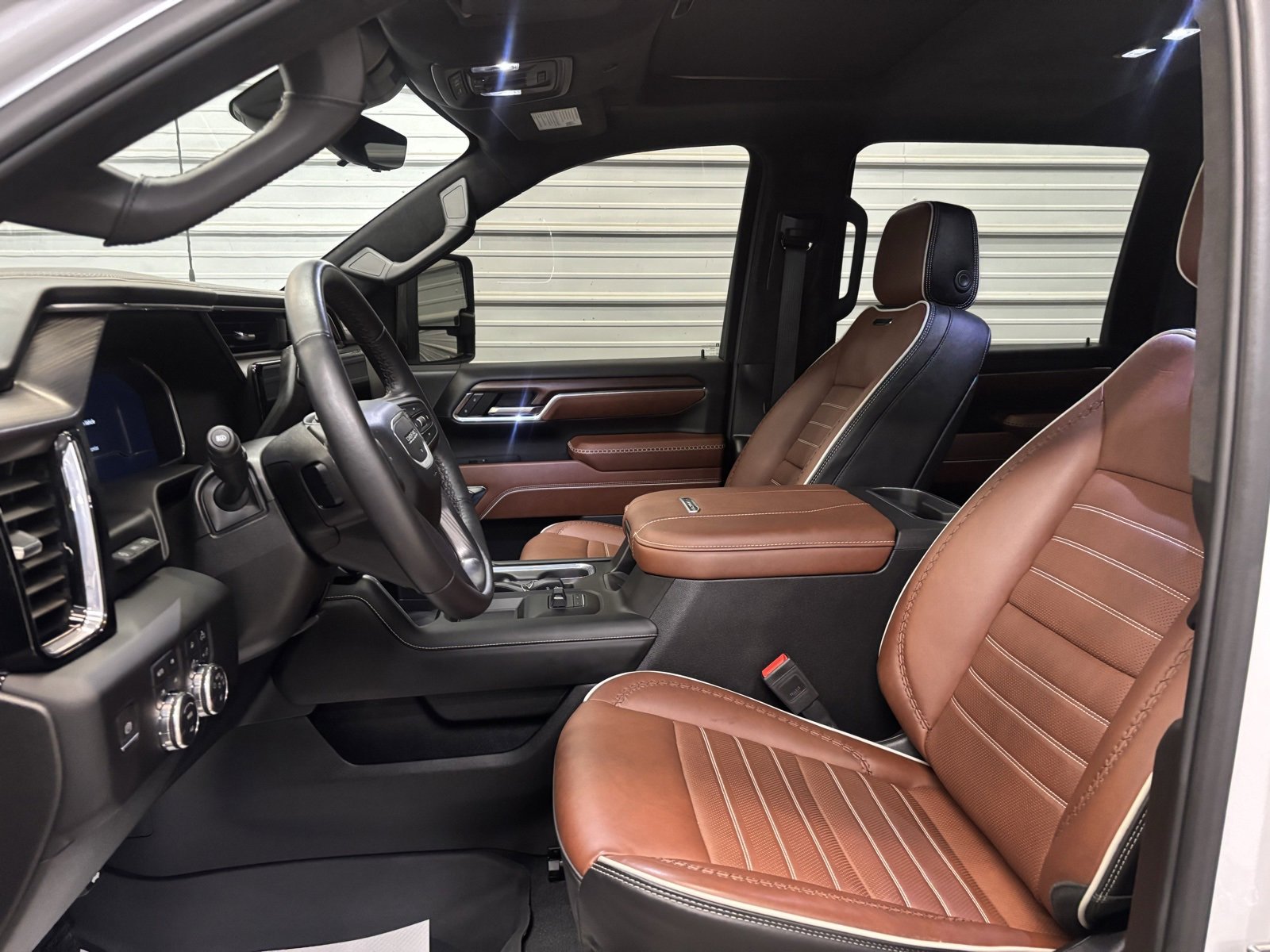 Used 2024 GMC Sierra 3500 Denali Ultimate image 8