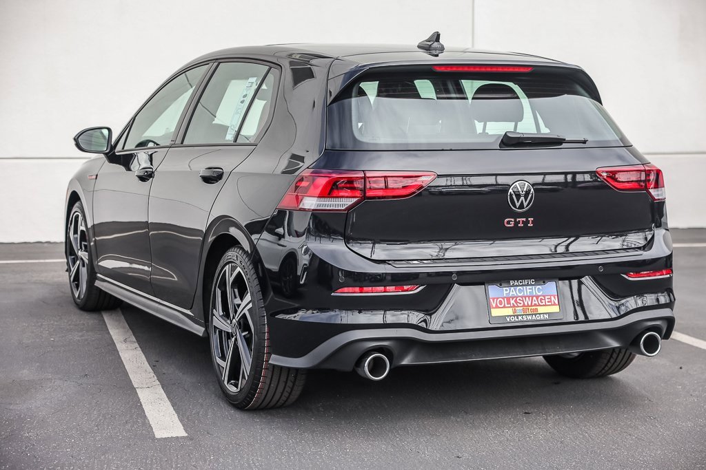 New 2025 Volkswagen GTI SE image 3