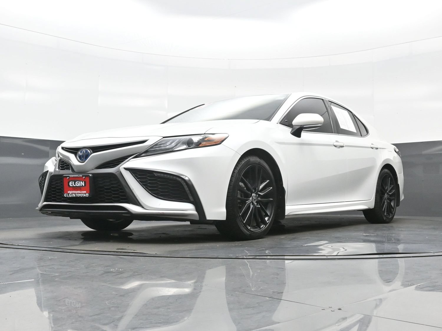 Used 2022 Toyota Camry XSE w/ Cold Weather Package FWD image 30