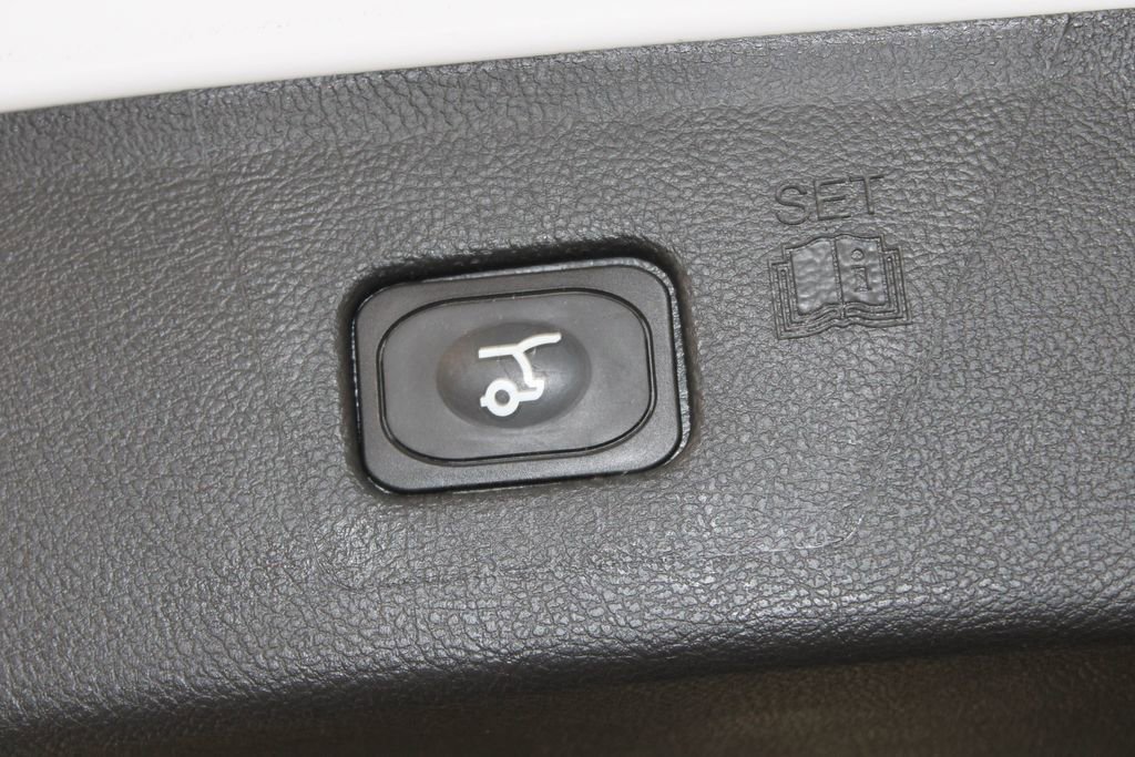 Used 2024 Ford Edge SEL w/ Convenience Package image 14