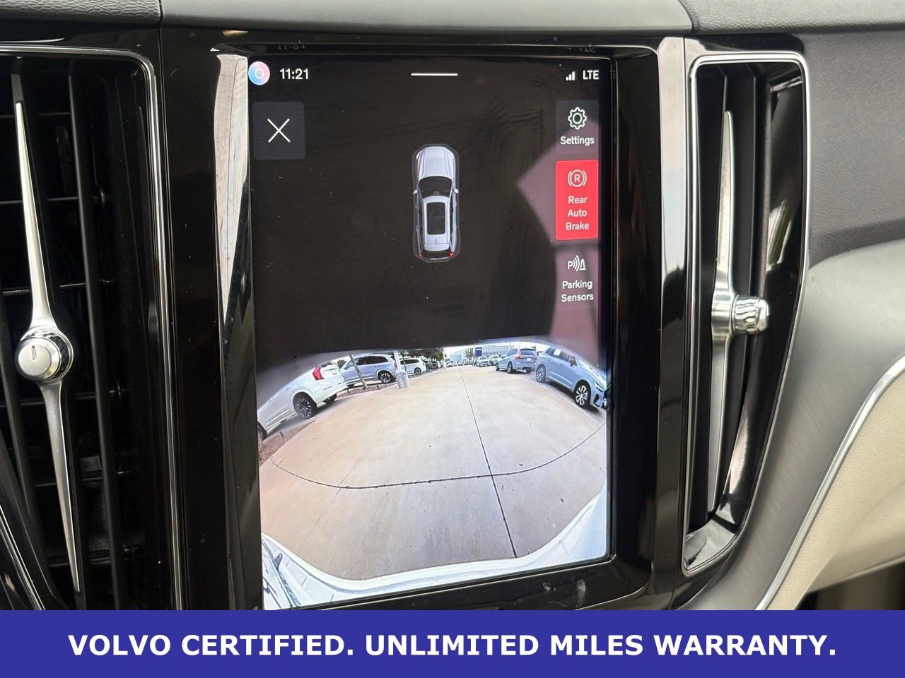 Certified 2024 Volvo XC60 B5 Core w/ Protection Package Premier image 25