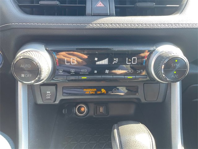 Used 2021 Toyota RAV4 XLE image 27