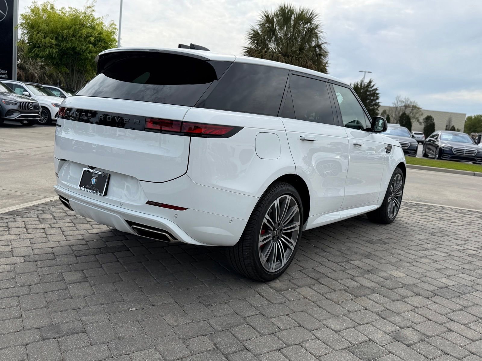 Used 2024 Land Rover Range Rover Sport Dynamic SE image 9