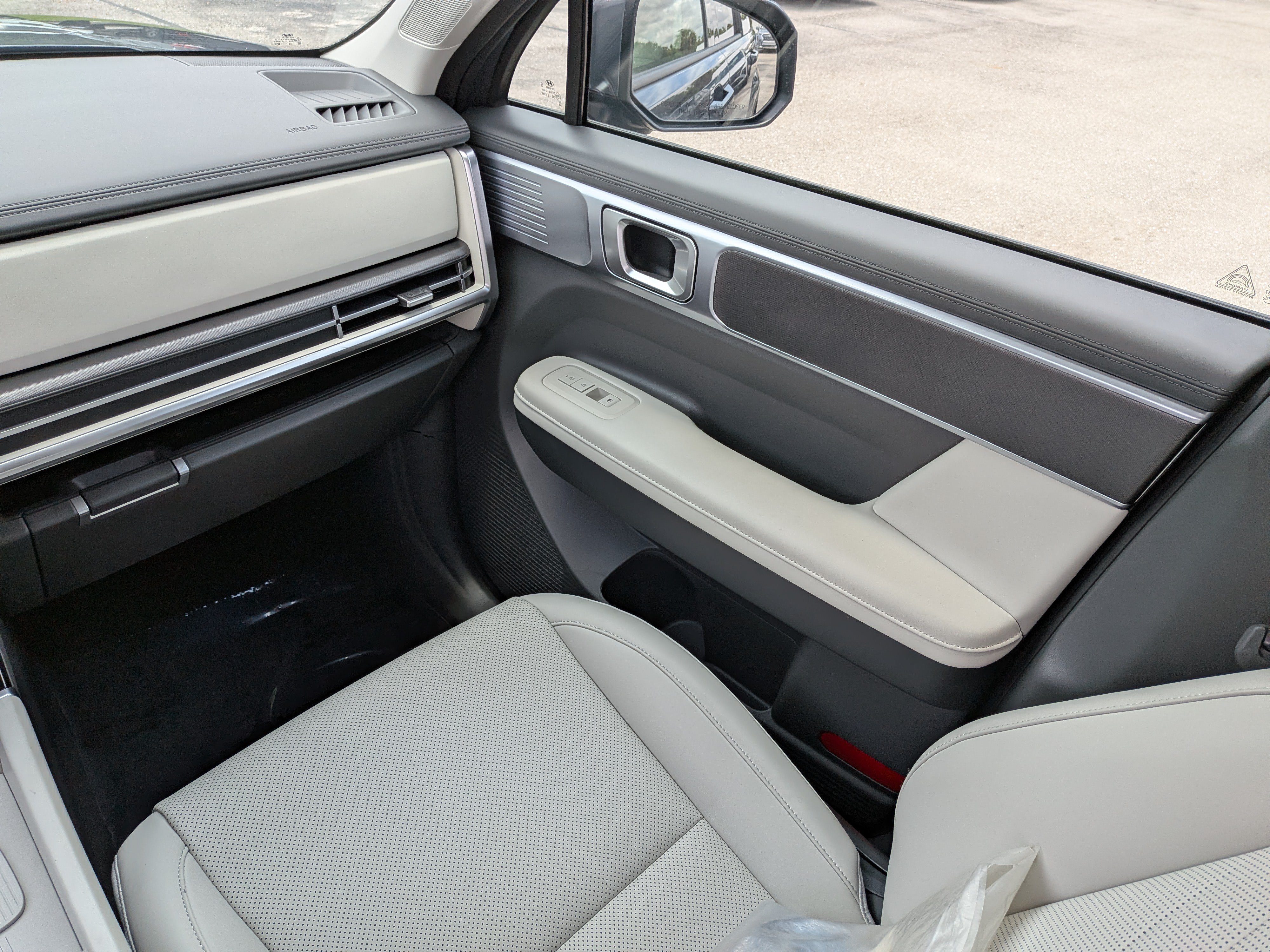 Used 2025 Hyundai Santa Fe SEL FWD image 19