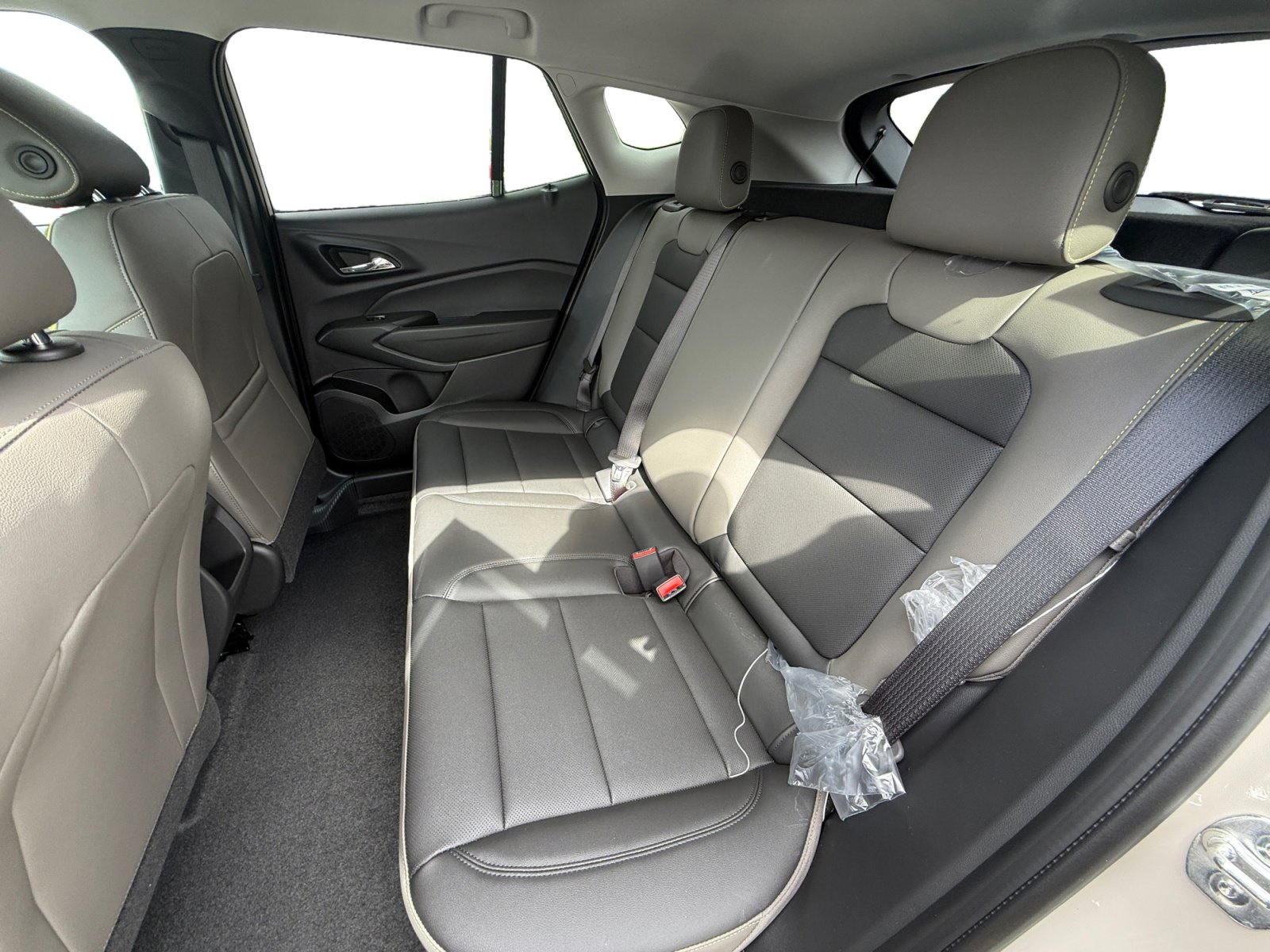 New 2026 Chevrolet Trax ACTIV w/ Sunroof Package FWD image 16