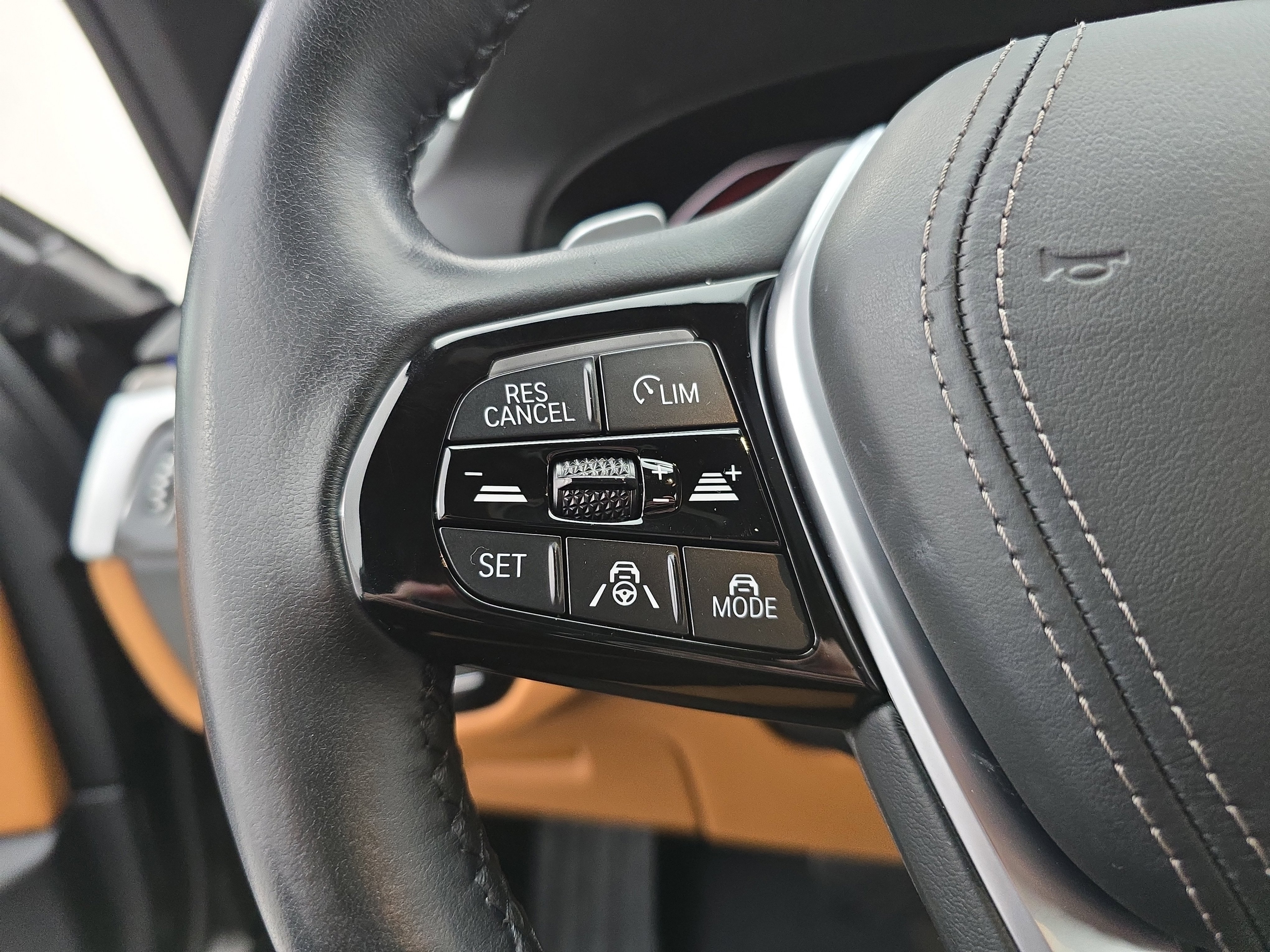 Used 2021 BMW 540i w/ Premium Package image 17