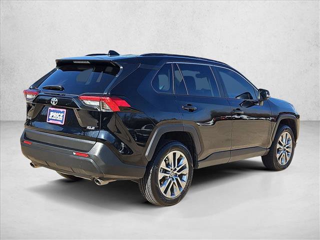 Used 2022 Toyota RAV4 XLE Premium image 5