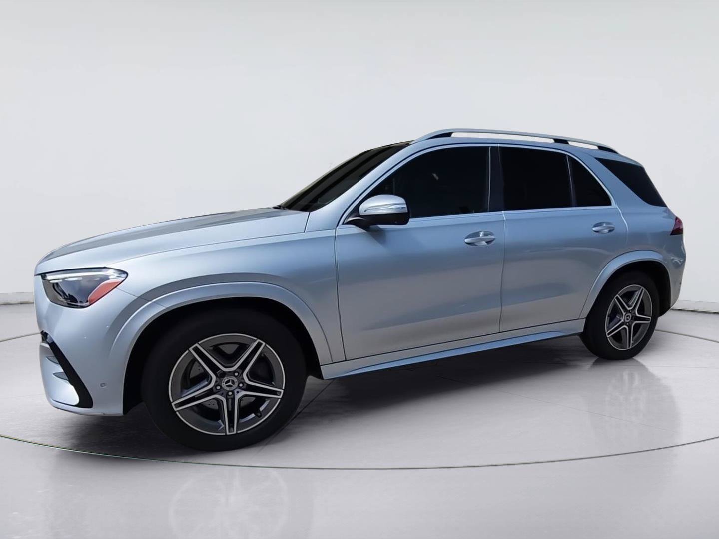 Used 2024 Mercedes-Benz GLE 350 4MATIC image 4