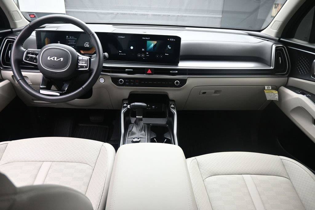 Used 2025 Kia Sorento S FWD image 9