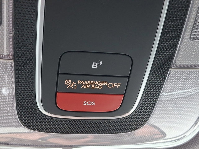 Used 2023 Hyundai Elantra SEL w/ Convenience Package image 29