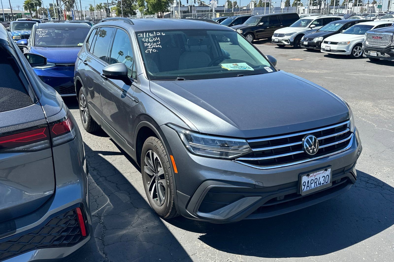 Used 2022 Volkswagen Tiguan S image 2