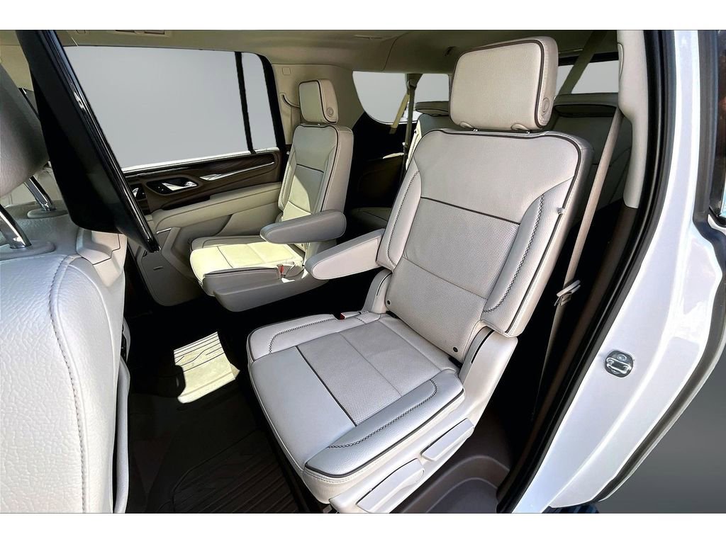 Used 2023 GMC Yukon XL Denali w/ Denali Reserve Package AWD/4WD image 19