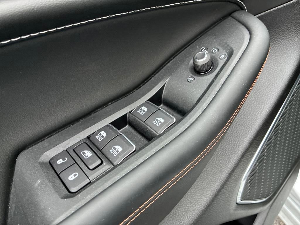 New 2025 Jeep Grand Cherokee Overland w/ Luxury Tech Group IV AWD/4WD image 12