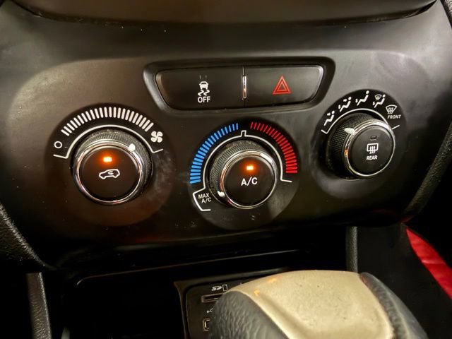 Used 2015 Jeep Cherokee Sport image 20