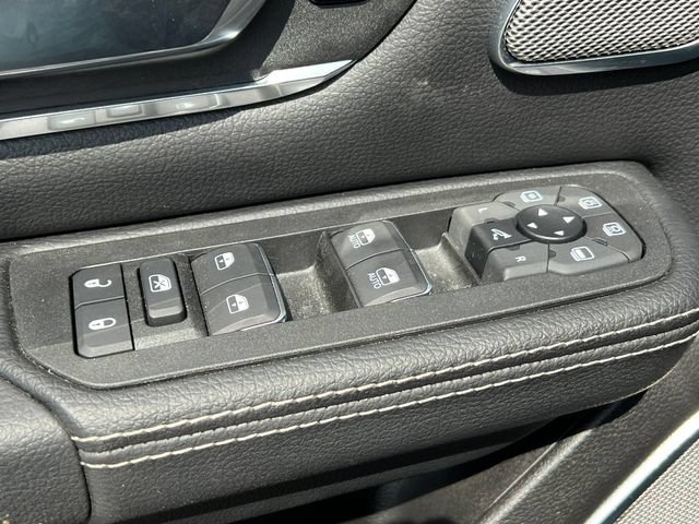 Used 2025 RAM 1500 Laramie w/ Advanced Safety Group II AWD/4WD image 21