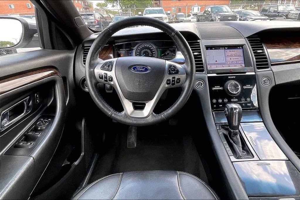 Used 2019 Ford Taurus Limited AWD/4WD image 4