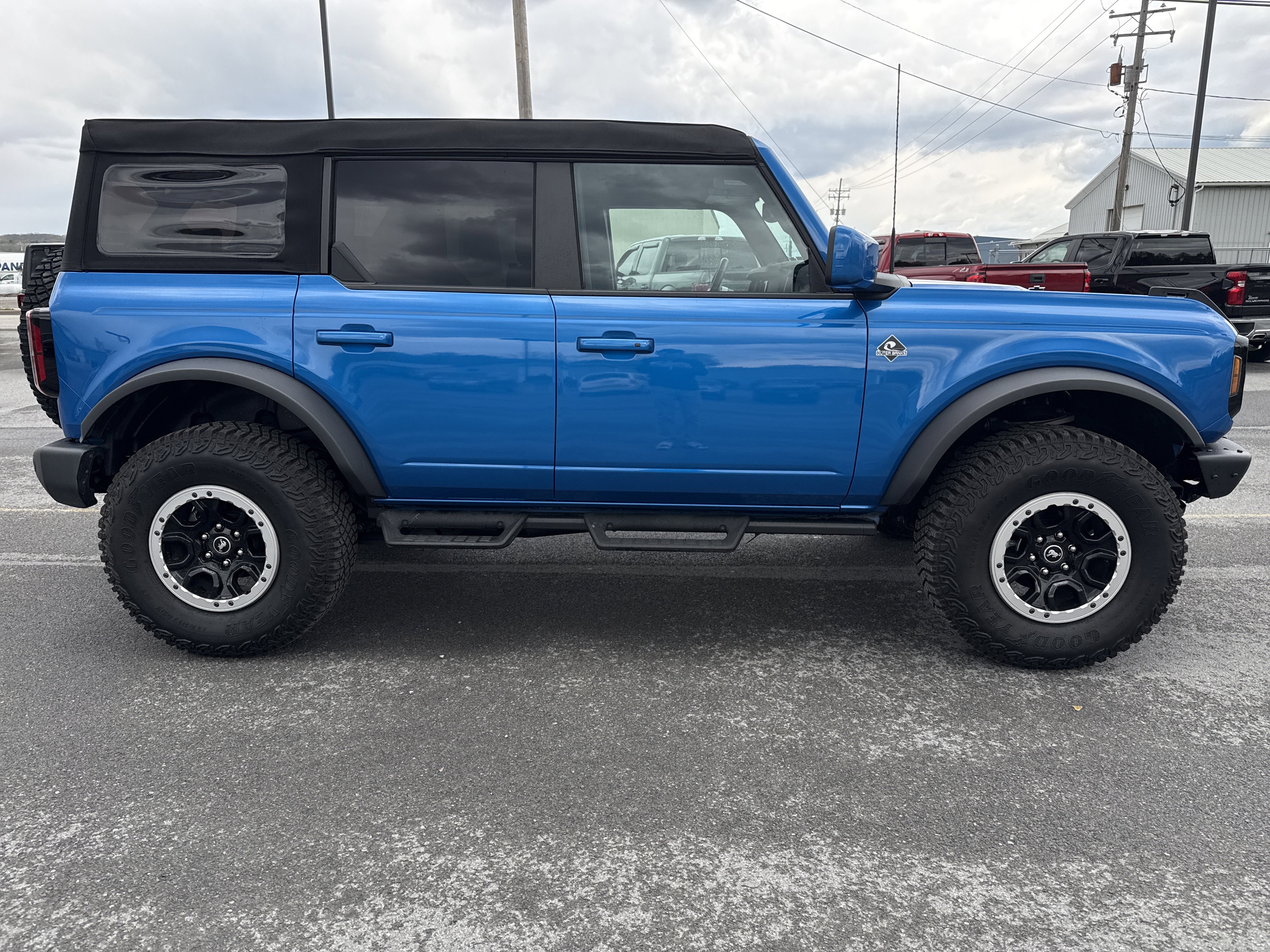 Used 2024 Ford Bronco Outer Banks w/ Sasquatch Package AWD/4WD image 2