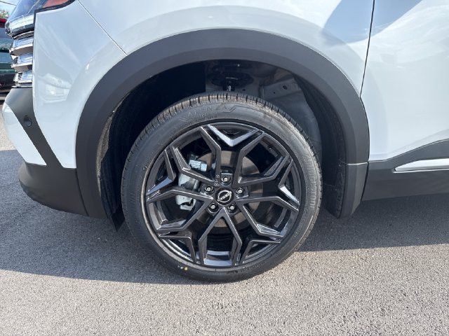 New 2027 Nissan Kicks SR w/ SR Premium Package AWD/4WD image 10
