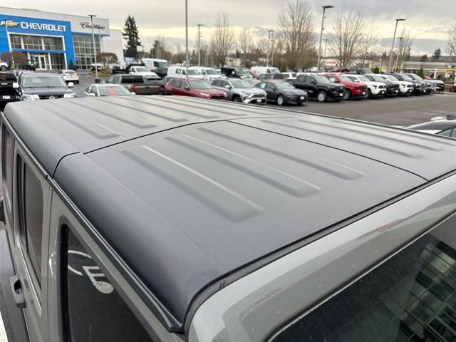 Used 2023 Jeep Wrangler Sport image 9