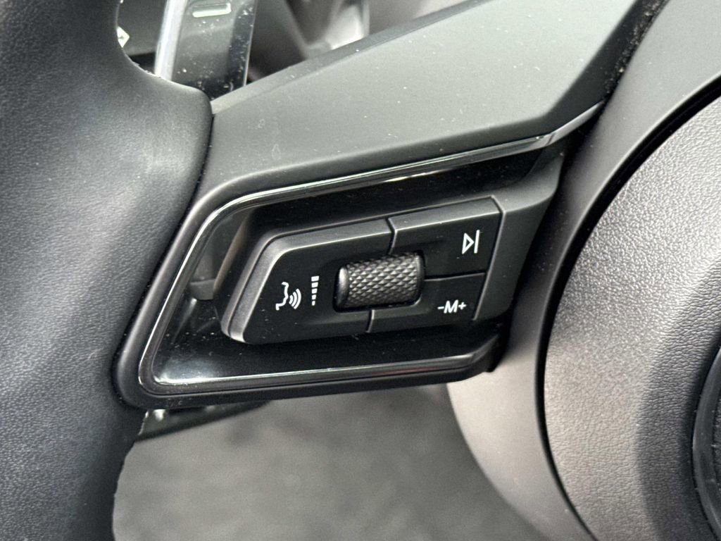 Certified 2025 Porsche Macan image 25