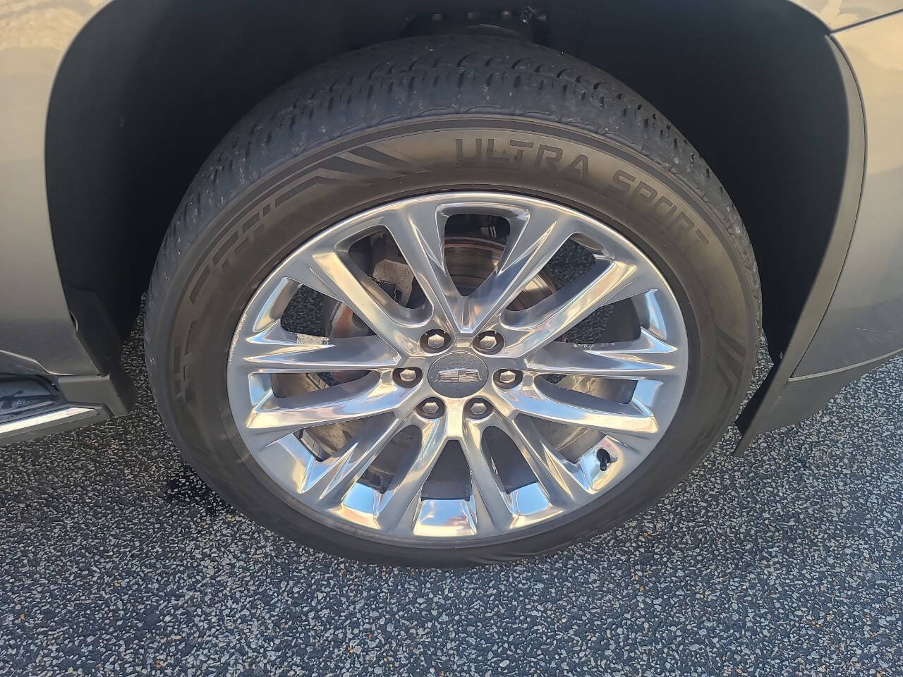 Used 2019 Cadillac Escalade Luxury AWD/4WD image 10