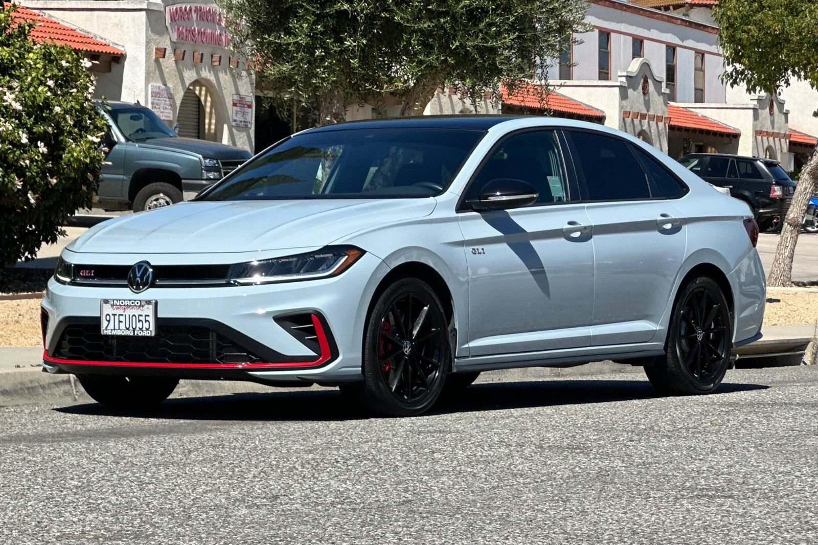 Used 2025 Volkswagen Jetta GLI Autobahn FWD image 8