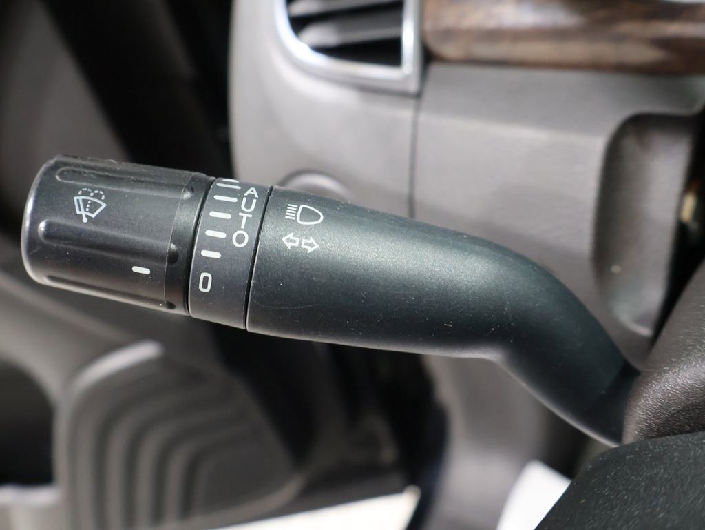 Used 2017 Ford Taurus Limited image 39