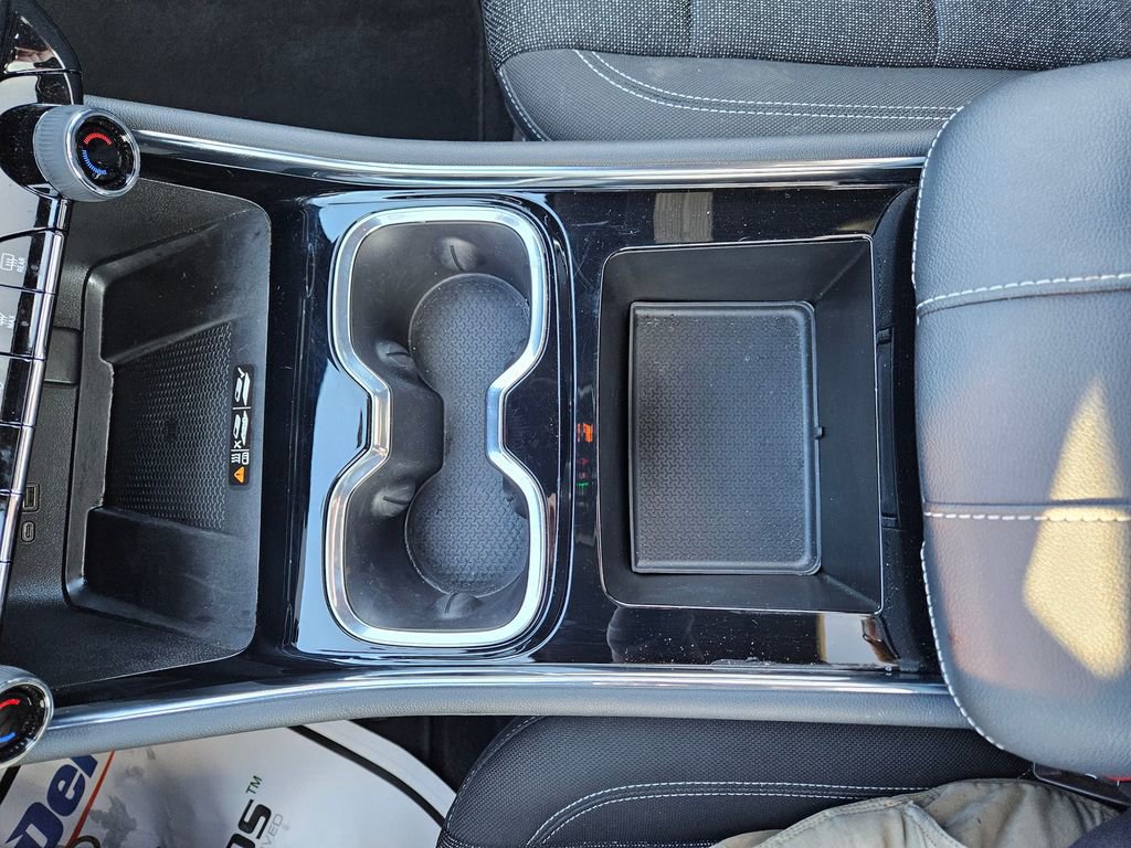 Used 2025 Chevrolet Traverse LT w/ Sun and Wheel Package image 17