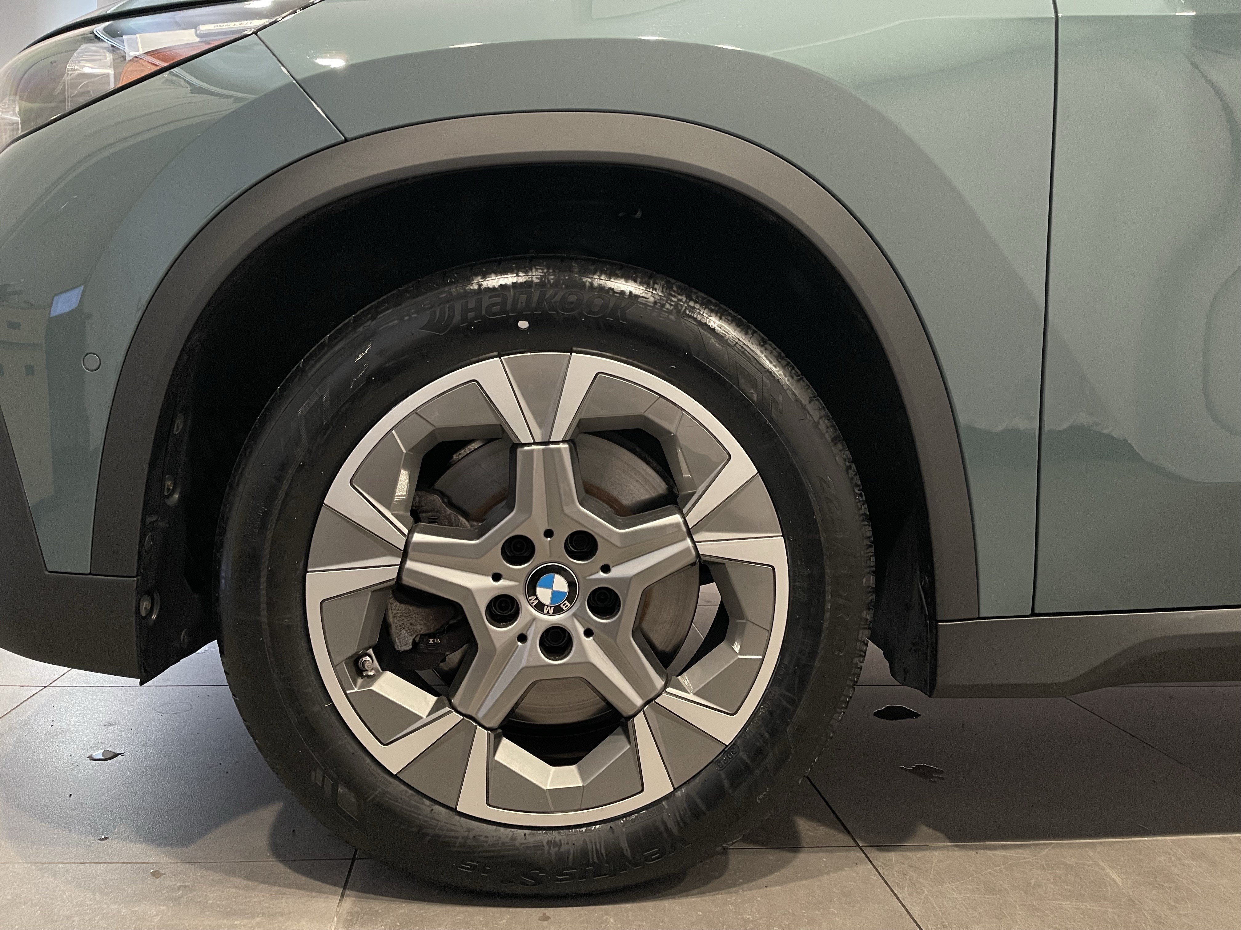 Used 2023 BMW X1 xDrive28i w/ Premium Package AWD/4WD image 7