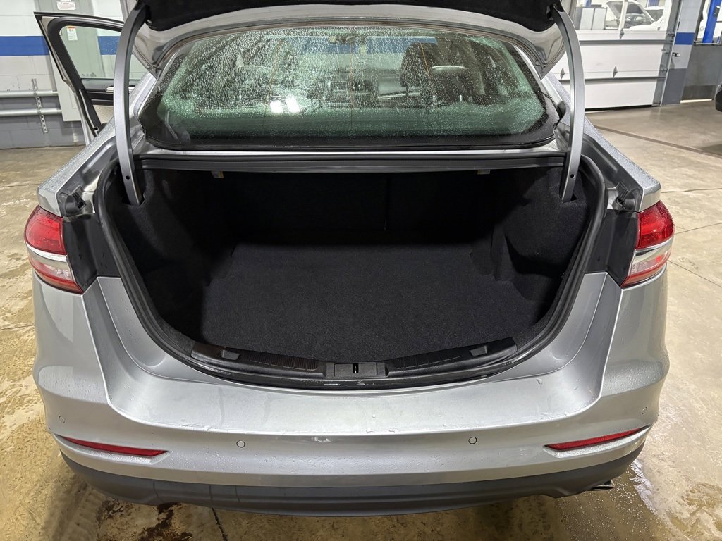 Used 2020 Ford Fusion SE w/ Equipment Group 151A image 27