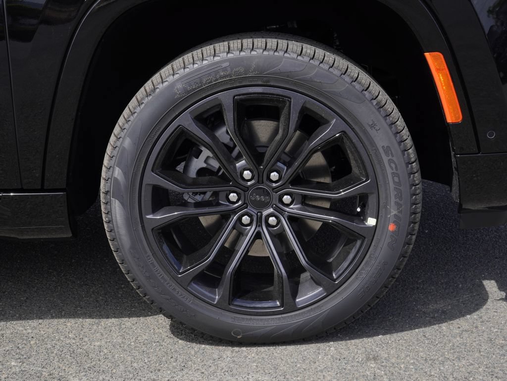 New 2026 Jeep Grand Wagoneer L Summit w/ Premium Group III AWD/4WD image 10