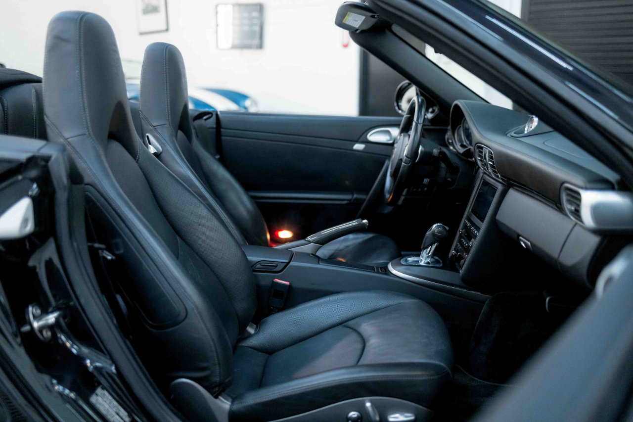 Used 2011 Porsche 911 Turbo S image 45