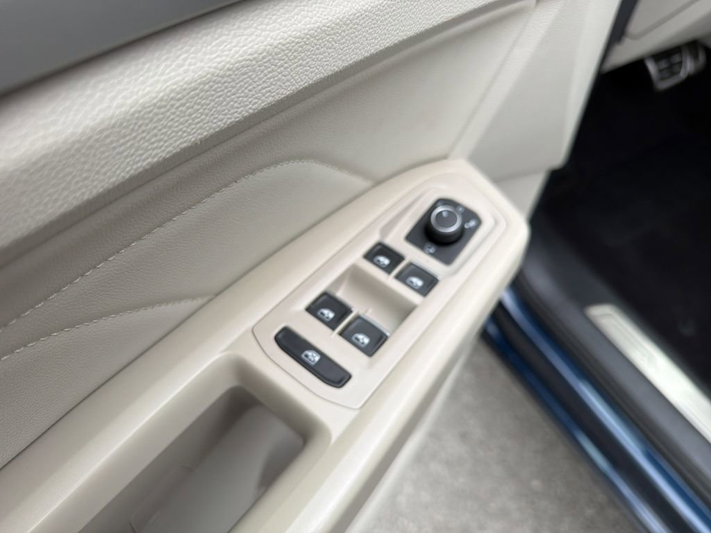 Used 2021 Volkswagen Atlas SEL Premium image 24