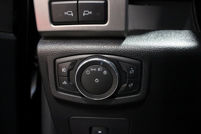 Used 2015 Ford F150 Platinum w/ Equipment Group 701A Luxury image 15