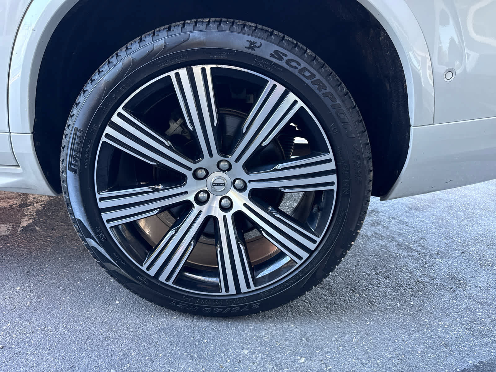 Used 2022 Volvo XC90 T8 Inscription w/ Advanced Package AWD/4WD image 11