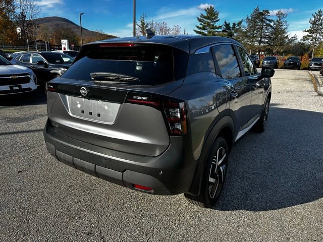 Used 2025 Nissan Kicks SV FWD image 3