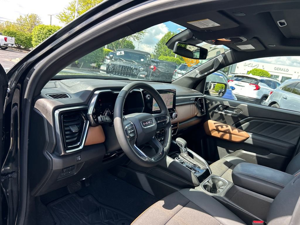 Certified 2024 GMC Canyon AT4 w/ Technology Package AWD/4WD image 21