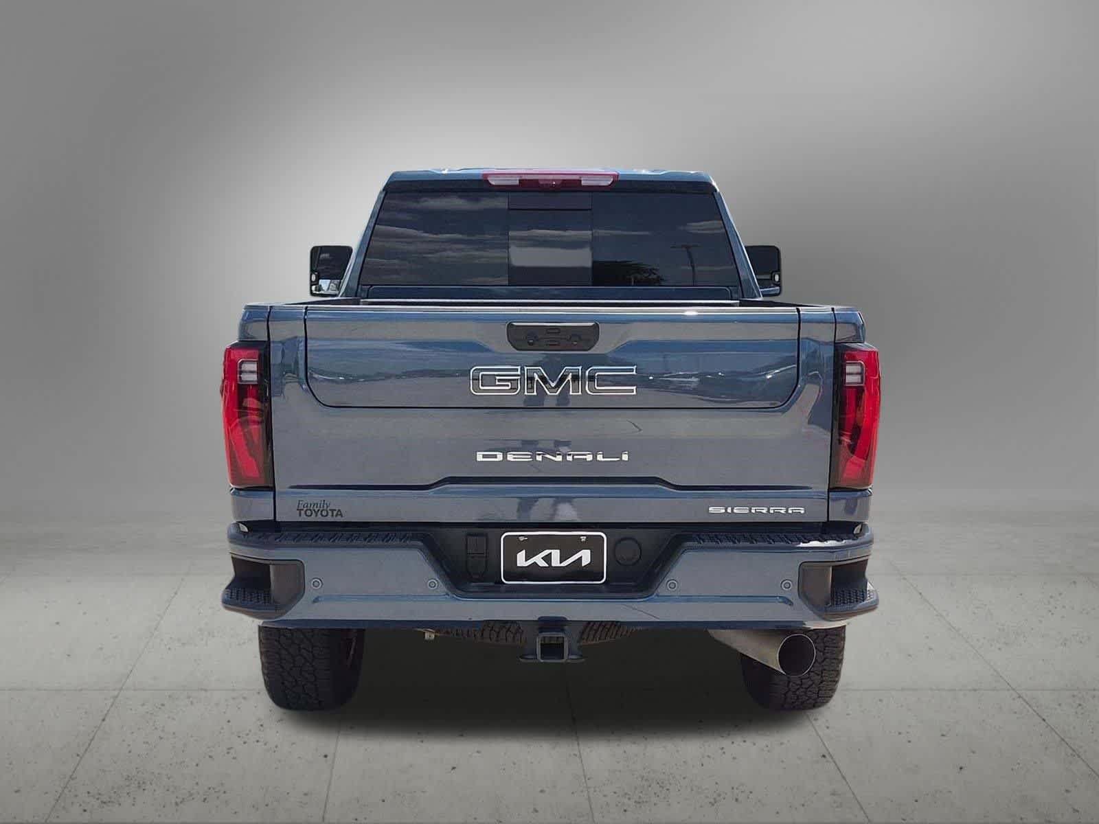 Used 2025 GMC Sierra 2500 Denali Ultimate AWD/4WD image 5