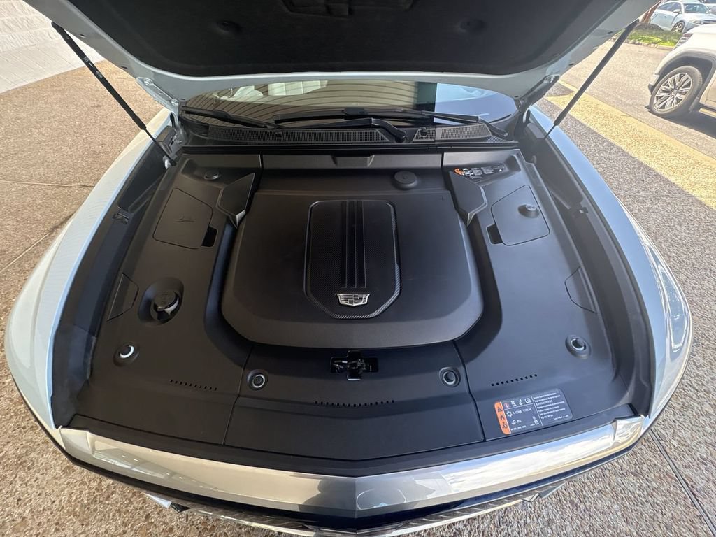 Certified 2024 Cadillac Lyriq Luxury AWD/4WD image 31
