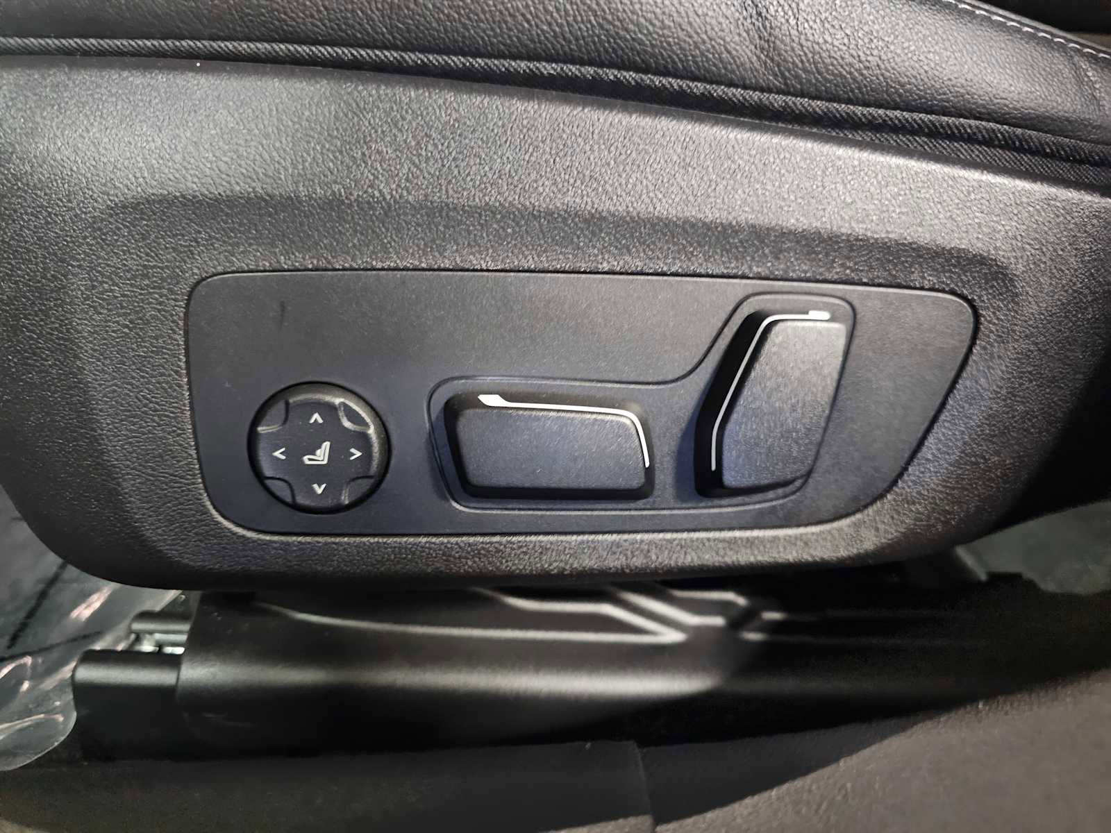 Used 2025 BMW 330i xDrive 330i xDrive w/ Premium Package image 29