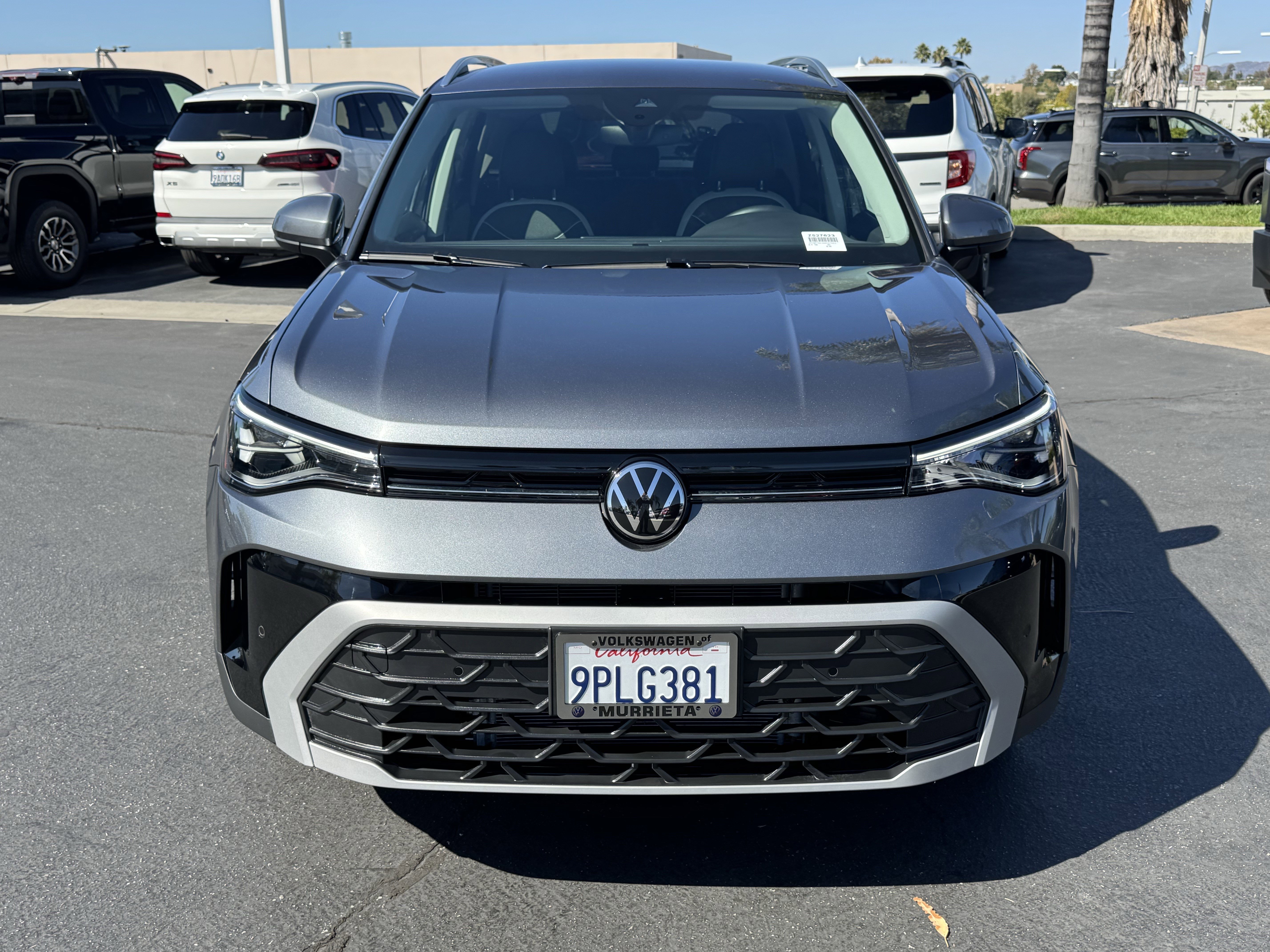 Used 2025 Volkswagen Taos SE image 3