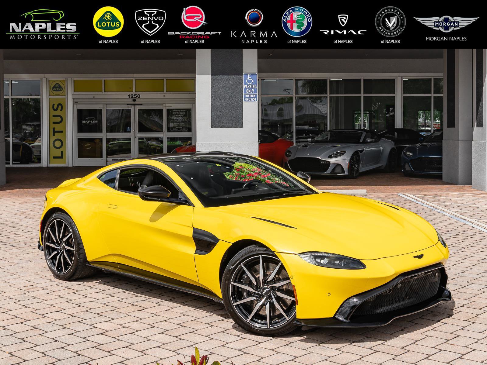 Used 2020 Aston Martin V8 Vantage Coupe image 1