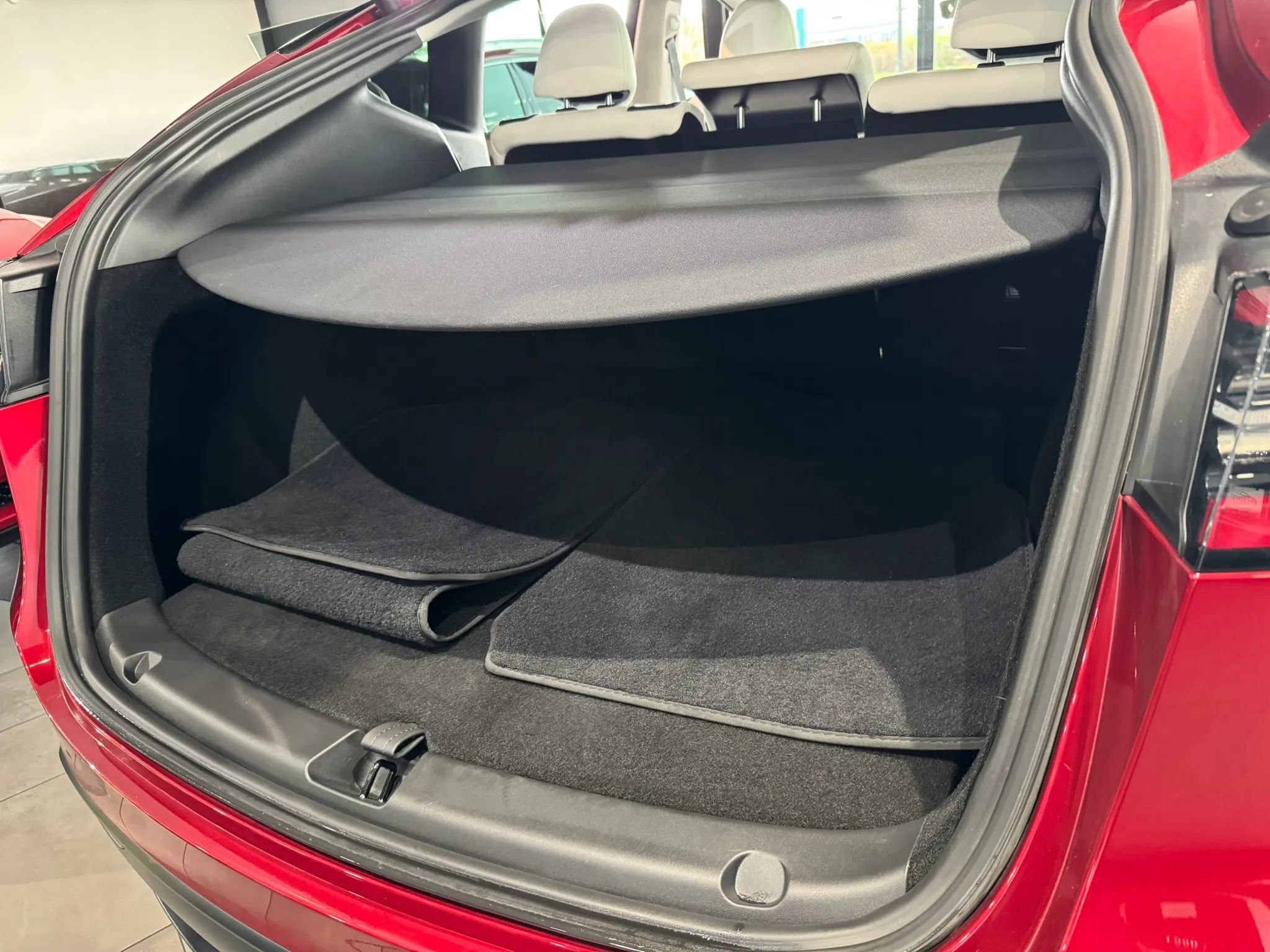 Used 2024 Tesla Model Y Long Range image 36