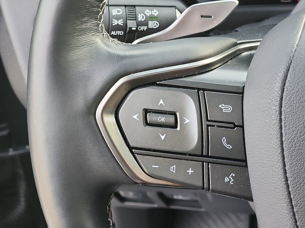 Used 2025 Lexus LX 600 4WD w/ Luxury Package image 22