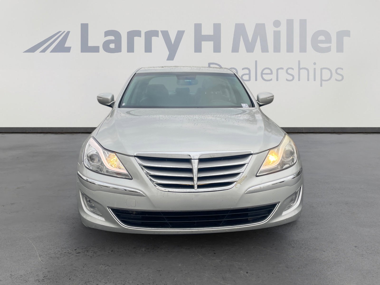 Used 2013 Hyundai Genesis 3.8 image 6